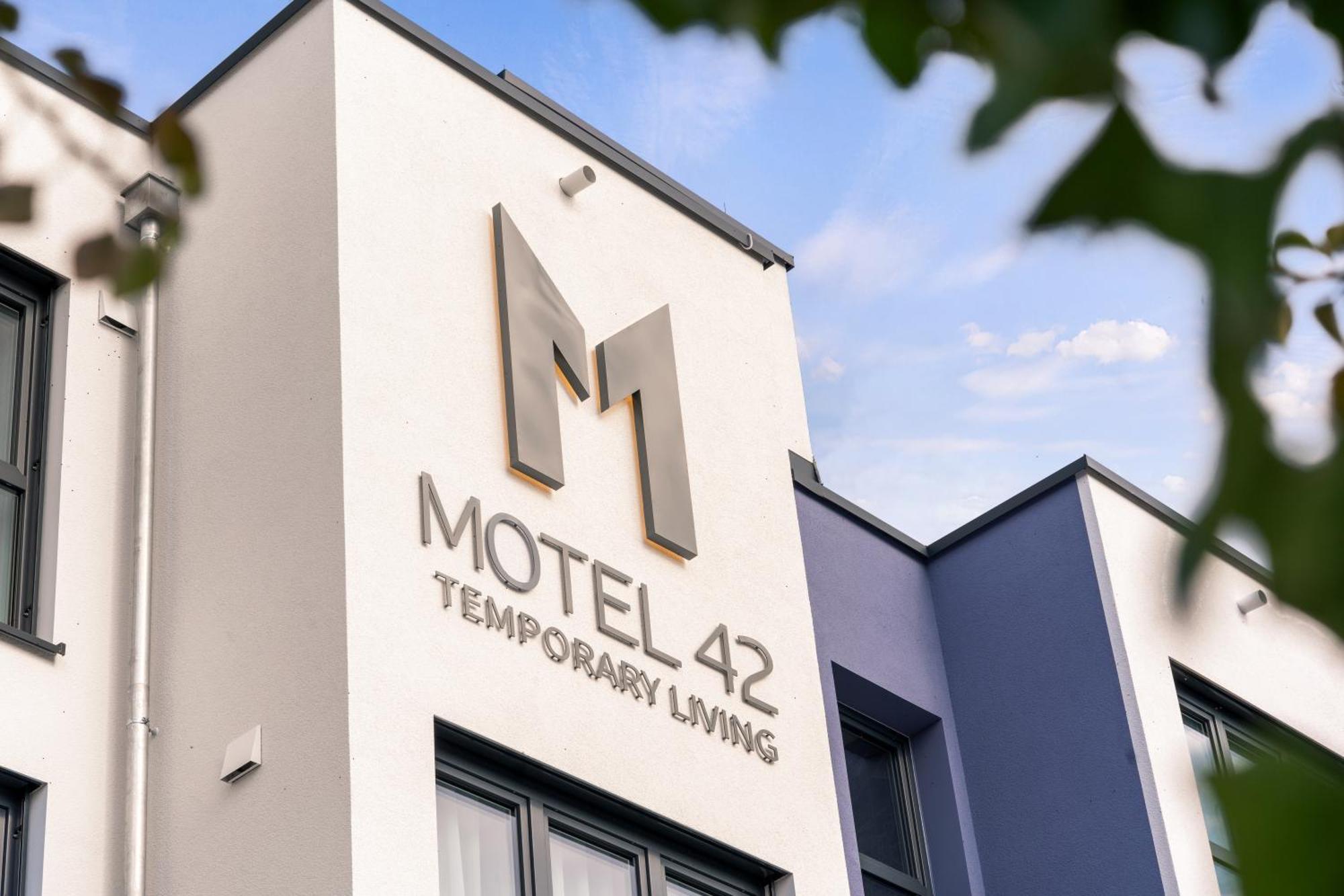 Motel42-Temporary Living FDH Exterior photo